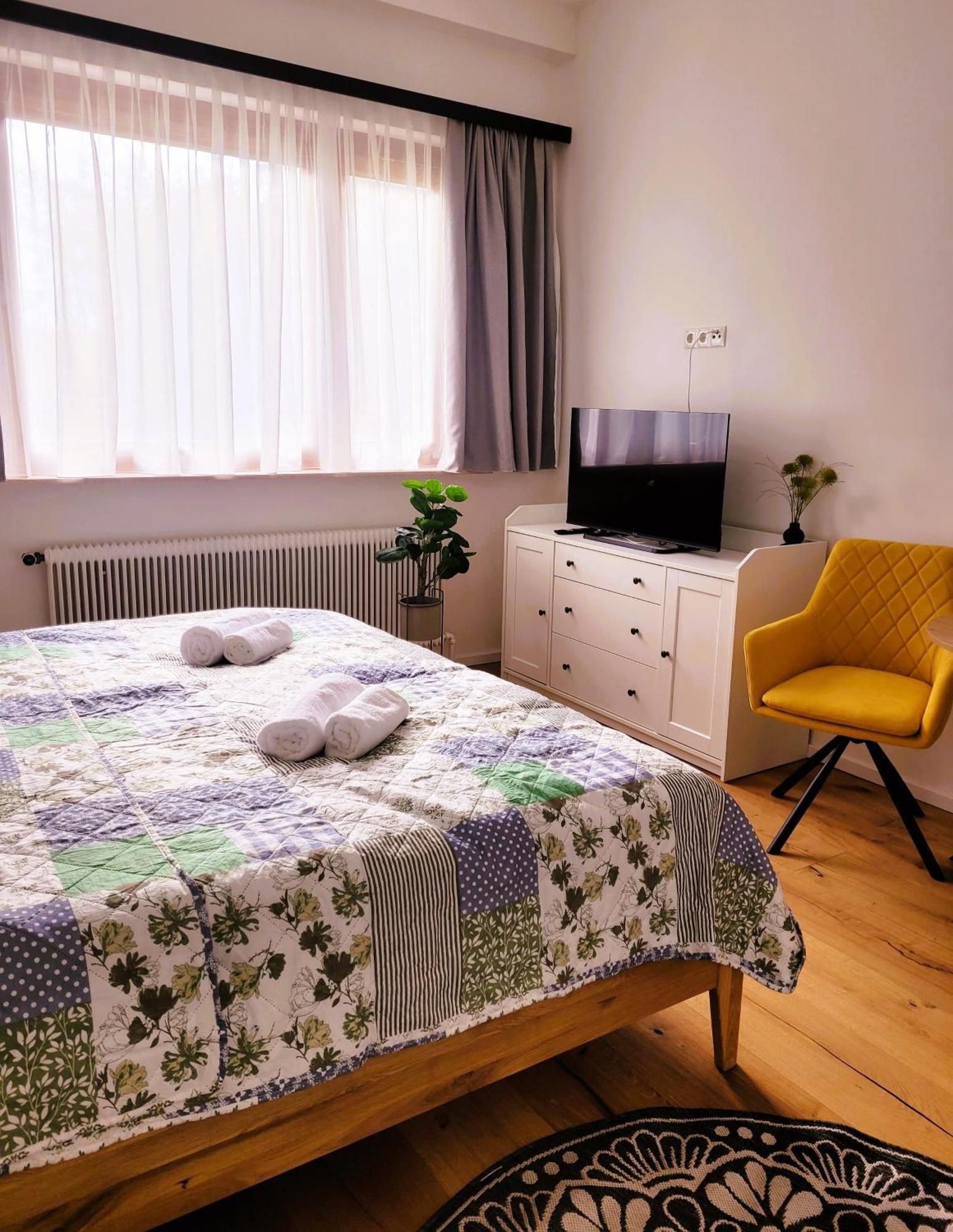 Landhaus Am Kurpark Баден Екстериор снимка