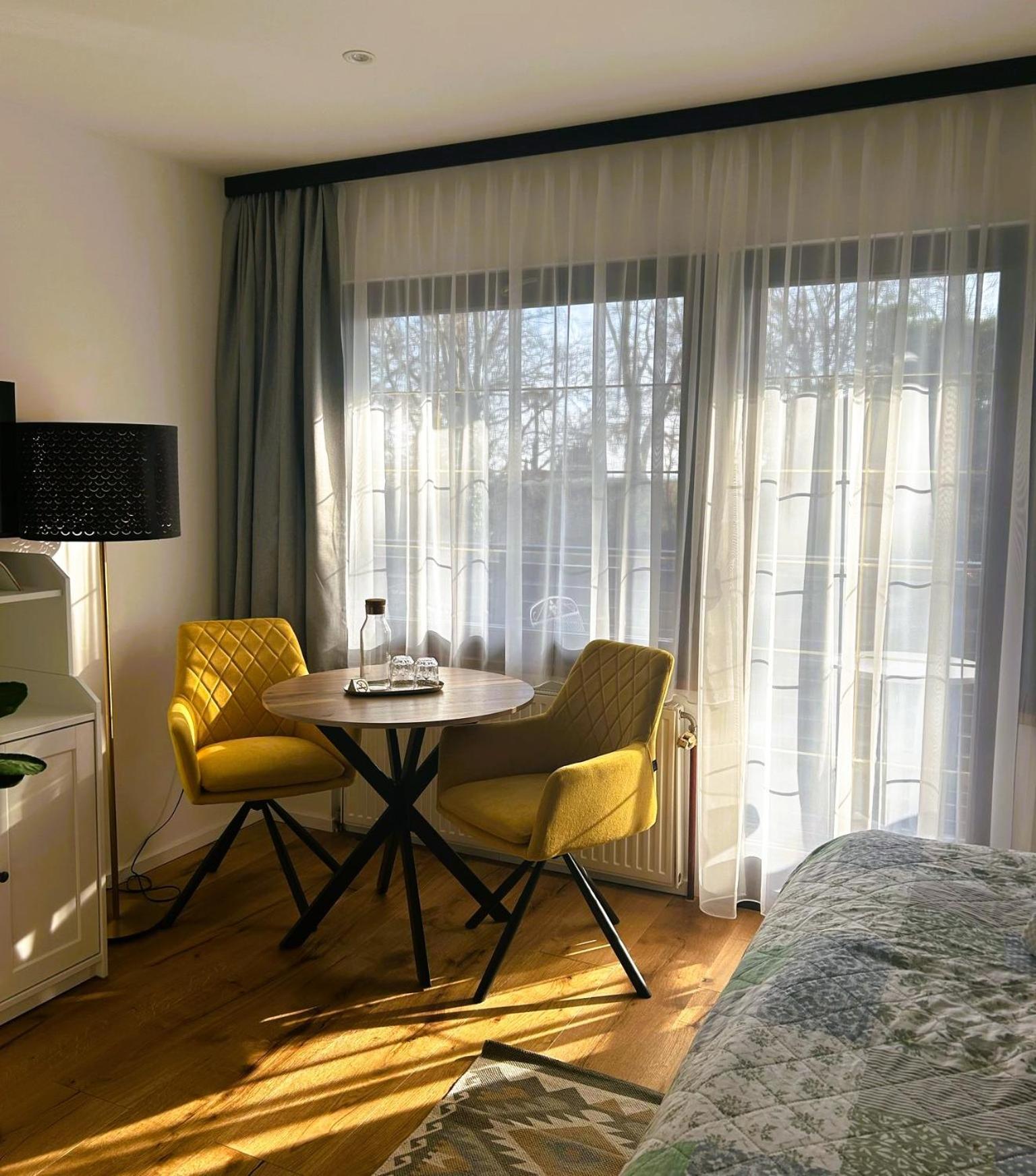 Landhaus Am Kurpark Баден Екстериор снимка