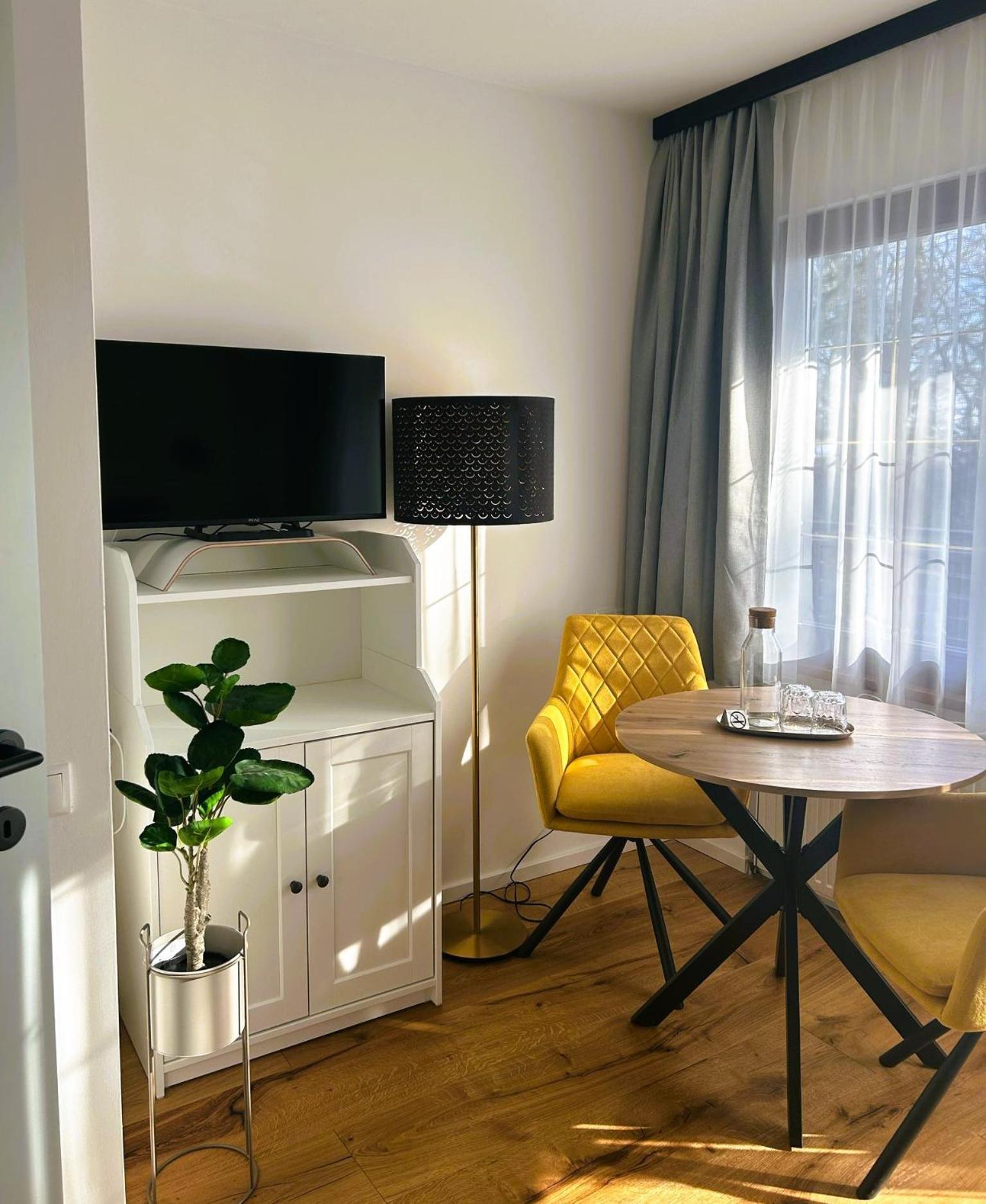 Landhaus Am Kurpark Баден Екстериор снимка
